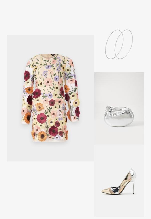 Večerna obleka z vezenimi dolgimi rokavi, ki prikazuje cvetlični vzorec v odtenkih roza, rdeče in sivke na Nude ozadju. Zapiranje z zadrgo na hrbtni strani.; Čevlji z visoko peto in konico, v barvni kombinaciji srebrne, zlate in nude. Sijajna obdelava z izrezljanim dizajnom, z igličasto peto.; Srebrna kovinska torbica z mehko, zaobljeno obliko in zavezano zgornjo zaporo. Narejena iz gladkega umetnega usnja.; Srebrne uhane v obliki obroča z minimalističnim dizajnom. Krožna oblika, gladka tekstura in tanek profil. Lahki s poliranim zaključkom.