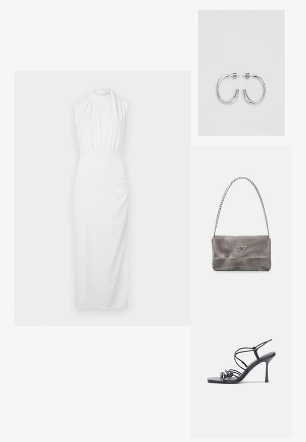 Robe blanche sans manches avec un col haut, taille froncée et jupe longue ; tissu lisse avec un drapé subtil et un détail textural.; Des sandales noires à talons hauts avec des fines lanières au design noué, un bout carré lisse et un talon aiguille élégant.; Sac à main en métal gris clair avec une bandoulière en chaîne, orné de petits clous métalliques ronds et d'un logo de marque triangulaire.; Boucles d'oreilles en argent avec une finition lisse et brillante. Forme arrondie, conception légère, avec un fermoir à tige.