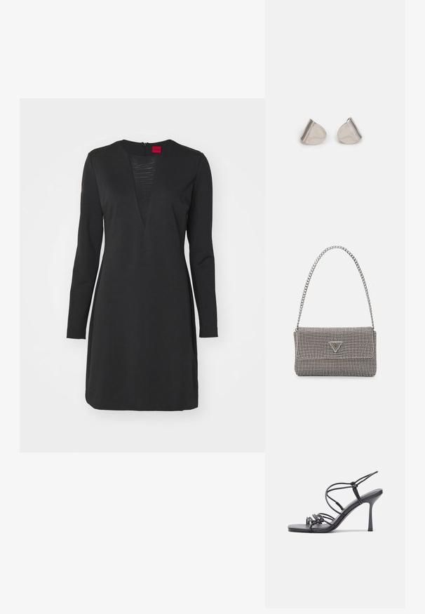 Mustas pikkade sle.Seelikutega kleit V-kaelusega ja vertikaalse tekstuuriga paneeliga. Valmistatud siledast kangast, tagaküljel on peidetud lukk.; Mustad musta värvi kontsandaalid on varustatud peente rihmadega, millel on sõlmekujundus, siledad ruudukujulised varbad ja stiilne stilettokonts.; Helehall metallik handbags, millel on kett, kaunistatud väikeste ümmarguste metallist õmblustega ja kolmnurkse brändi logoga.; Hõbedased metallkõrvarõngad sujuva pisarakuju ja poleeritud viimistlusega. Diskreetne graveering lisab detaile. Minimalistlik disain.