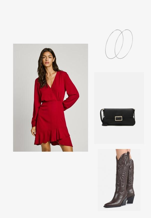 Vestido rojo envolvente con mangas largas, cintura fruncida y dobladillo con volantitos. Tejido texturizado y diseño de escote en V profundo. Adecuado para diversas ocasiones.; Botas de vaquero de cuero marrón con punta afilada y tacón cuadrado, que presentan costuras detalladas y acentos elevados en el caño.; Bolso de mano de cuero negro con una solapa y un detalle de hebilla de metal dorado. Incluye una correa negra y un diseño elegante y minimalista.; Pendientes de aro plateados con un diseño minimalista. Forma circular, textura suave y perfil delgado. Livianos con un acabado pulido.