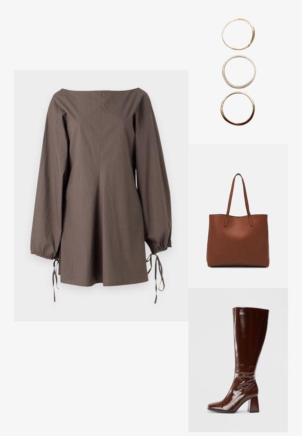 Hnedý, na ramienkach, top z textúrovanej tkaniny, ktorý má dlhé rukávy s šnúrkami a voľný, uvoľnený strih.; Hnedé lodičky z patentovanej kože po kolená so štvorcovou špičkou, lesklým povrchom a robustným podpätkom pre stabilitu. Bezšvový dizajn bez viditeľných prvkov.; Hnedá kožená taška na rameno s hladkou textúrou, otvoreným vrchom a dvoma ramenými popruhmi. Má minimálne šitia a žiadne viditeľné kovania.; Tri metalické prstene usporiadané vertikálne: vrchný je lesklý zlatý, stredný je brúsený strieborný, spodný je leštený zlatý. Všetky prstene sú okrúhle a hladké.