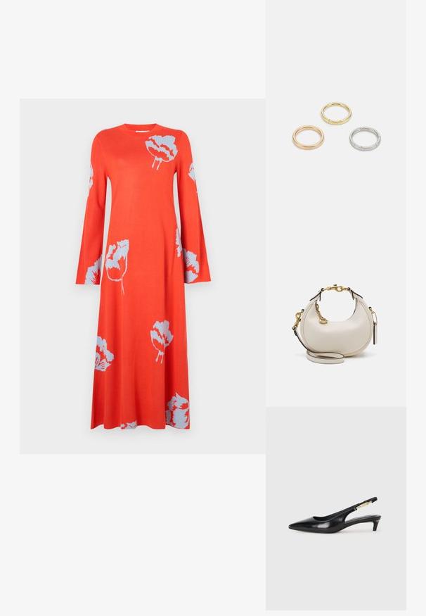 Sarkans adīts kleitas garām piedurknēm ar brīvu piegriezumu, kas rotāta ar gaiši ziliem ziedu rakstiem. Kakls ir apaļš, un svārki maigi plūst.; Melnas ādas slingback zābaki ar smailu purngalu, ar šauru papēdi un zelta krāsas akcentu uz regulējama siksniņas. Gluda tekstūra.; Krēma krāsas ādas rokassoma ar pusmēness formas dizainu, zelta metalizējumu, melniem akcentiem un noņemamu siksnu. Iespējas ietver ķēdes detaļu un birku.; Trīs metāla gredzeni: viens rozā zeltā, viens zeltā ar teksturētiem akcentiem un viens sudraba, visiem ar iegravētām zīmola atzīmēm iekšējā joslā.