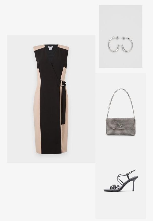 Črna in bež brezrokavna obleka s povojem, ki vključuje širok pas z srebrnim obročkom, gladko tkanino in oprijet silhueto.; Črne visoke sandale na peto imajo tanke naramnice z vozlom, gladek kvadratni toe in eleganten stiletto peto.; Svetlo siva kovinska torbica z verižnim ročajem, okrašena z majhnimi okroglimi kovinskimi bleščicami in trikotnim logotipom blagovne znamke.; Srebrne obročaste uhane z gladko, sijočo površino. Zaobljena oblika, lahka zasnova, z zapiranjem na zatič.