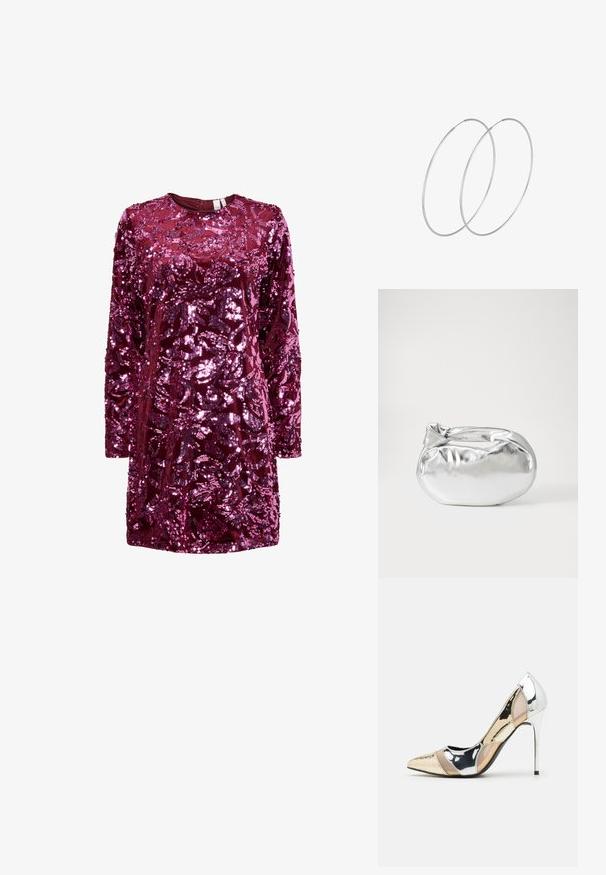Burgunderfärgad klänning med paljetter, långa ärmar, rund halsringning och texturerat blommönster. Tyget är glänsande med en mjuk och fyllig yta.; Spetsig tå högklackad sko med en färgpalett av silver, guld och nude. Glansig yta med utskärningsdesign, utrustad med en stilettklack.; Silverfärgad metallisk påse med en mjuk, rundad form och en knutstängning upptill. Tillverkad av ett mjukt material i konstläder.; Silverfärgade hoopörhängen med en minimalistisk design. Cirkulär form, slät yta och tunn profil. Lätta med en polerad finish.