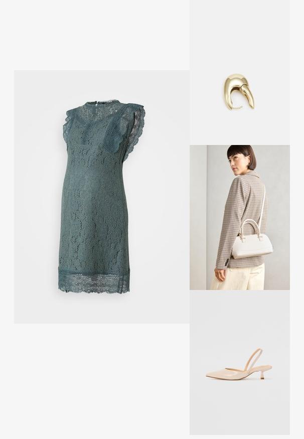 Čipkasta obleka v teal barvi, ki se ponaša z valovitimi rokavi, cvetličnimi vzorci in oprijetim siluetom. Podrobnosti vključujejo visok ovratnik in čipkast rob na dnu.; Bež čevlji na peto iz patentiranega usnja, s koničastim nosom in ozko kvadratno peto. Gladka tekstura in minimalističen dizajn brez okrasja.; Bela strukturirana torba z kratkimi ročaji in naramnim trakom, z zlatimi okrasnimi elementi in teksturiranim materialom, prikazana na sivi podlagi.; Uhane nakit iz zlatastega tona z gladko, ukrivljeno zasnovo. Ima edinstveno koničasto obliko, polirano površino in zaponko s tečajem.