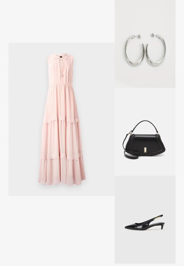 Langes, ärmelloses Kleid in zartem Rosa mit plissiertem Oberteil, geraffter Taille und gestuften Rock mit horizontalen Bändern. Weicher, fließender Stoff.; Schwarze Leder-Slingback-Pumps mit spitzem Schuhblatt, ausgestattet mit einem schlanken Absatz und einem goldfarbigen Akzent am verstellbaren Riemen. Glatte Textur.; Schwarze Lederhandtasche mit einem strukturierten Design, das eine verkürzte Form, einen oberen Griff und goldfarbene Hardware-Details aufweist. Verstellbarer Schulterriemen ist enthalten.; Silberne Creolen mit einem glatten, geschwungenen Design. Mit einem glänzenden metallischen Finish und Steckverschluss. Keine sichtbaren Muster oder Akzente.