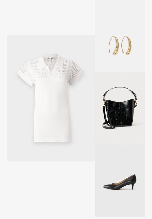 Polo branco de manga curta, com uma parte superior texturizada e uma parte inferior suave. Projetado com um colarinho clássico e decote em V.; Sapato de salto alto em pele preta com bico fino, salto baixo e textura suave. Apresenta uma ligeira abertura na parte da frente e mínima ferragem na parte de trás.; Bolsa de pele corcunda preta com textura de crocodilo, formato curvo, detalhes em metal dourado, alça ajustável e logotipo na parte da frente.; Brincos em metal dourado com forma de arco alongado e curvado. Apresentam uma superfície lisa e brilhante, com uma ponta arredondada para um detalhe adicional.