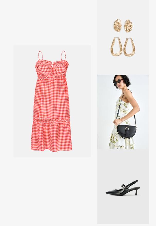 Kleid aus rot-weißer Karostoff mit Rüschenträgern, elastischem Bund und gestuftem Rock. Verfügt über einen Ausschnitt mit Schlitz und einen leichten Stoff.; Schwarze Lackleder Slingback-Absätze mit spitzem Zeh und kleinem Blockabsatz, ausgestattet mit einem silbernen Schnallenakzent am Riemen.; Schwarze Lederhandtasche mit geschwungener Form, abnehmbarem Tragegurt und goldenen Beschlägen. Die Tasche verfügt über einen Deckel mit einer Schnallen-Details.; Ohrringe in Goldoptik mit strukturierten, gewellten Formen. Beinhaltet skulpturale Clip-Ohrringe und ein offenes Hoop-Design mit gehämmertem Finish.