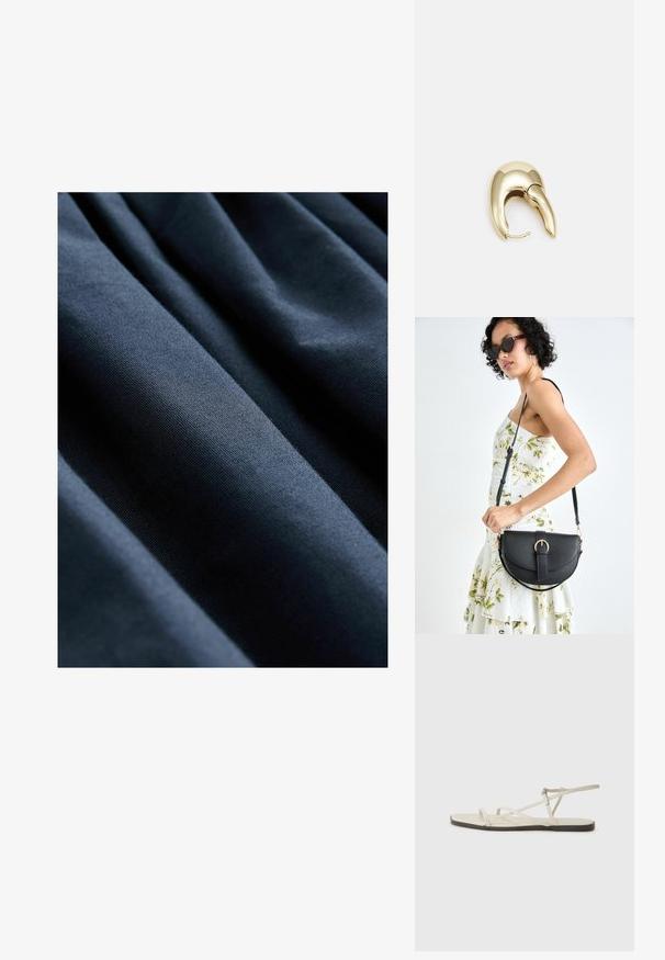 Marineblåt stof med en glat overflade, der har lodrette folder, som skaber subtil dybde og dimension.; Beige flad sandal med flere slanke stropper og en justerbar spænde. Sålen er flad med en let mørkere kontrast ved kanten.; Sort læderhåndtaske med en buet form, aftagelig rem og guldfinish. Tasken har en klap med en spænde detalje.; Guldtonet metal ørering med et slankt, buet design. Har en karakteristisk spids form, poleret overflade og hængselåbning.