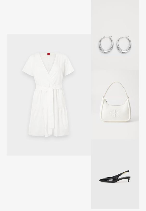 Robe enveloppante blanche en coton, avec des manches courtes, un décolleté en V, une taille ceinturée et un volant froncé au bas.; Talons hauts en cuir noir avec un bout pointu, dotés d'un talon fin et d'un accent en ton or sur la lanière réglable. Texture lisse.; Sac à main en cuir blanc avec une forme courbée, arborant un logo "CK" embossé à l'avant et une seule bandoulière. Fermeture à glissière en haut.; Une paire de boucles d'oreilles en croissant en argent poli avec des fermoirs à charnière sur un fond blanc.