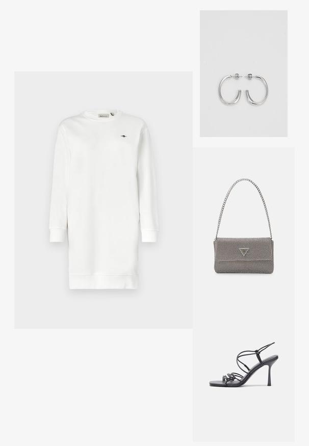 Rochie albă din material tip bumbac, cu mâneci lungi, manșete cu nervuri și un mic logo brodat pe piept.; Sandale negre cu toc înalt au curele subțiri cu un design legat, un vârf pătrat neted și un toc stiletto elegant.; Geantă metalică gri deschis, cu un strap din lanț, decorată cu mici ținte circulare metalice și un logo de marcă triangular.; Cercei rotunzi din argint cu un finisaj neted și strălucitor. Design ușor, având o formă rotundă și închidere cu tijă.