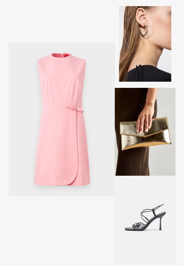 Rozā bez piedurknēm kleita ar pieguļošu augšdaļu un nelielu A-līnijas siluetu. Iezīmē sānu loku akcentu un aizmugurējo rāvējslēdzēja aizdari stilam.; Melnas augstpapēžu sandales ar plāniem siksniņām un mezgla dizainu, gluda kvadrātveida purngalu un elegantu stiletto papēdi.; Zelta metalizēta sajūga soma ar gludu tekstūru, kuru rotā trīsstūrveida vāks. Rokai, kas to tur, ir kārtīgi apgriezti nagi.; Sudraba auskars ar pulētu apdari, ar maziem zelta akcentiem un apaļu formu, uz ausu ļipiņas.