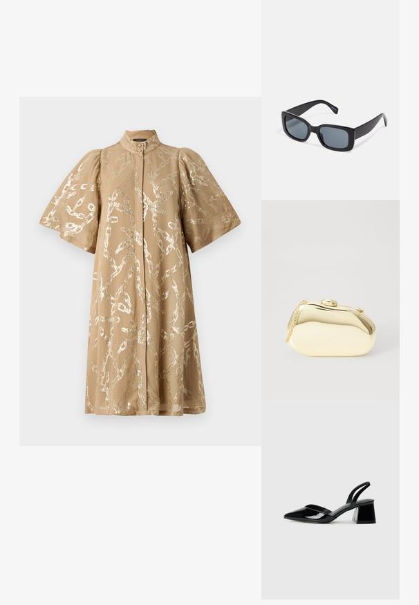 Beige kjole med korte pufferm, dekket av et metallisk kjedemønster. Har høy hals og knappeåpning foran. Glatt stofftekstur.; Svarte patentlær slingback hæler med spiss tå og geometrisk blokk hæl. Har et stilrent, minimalistisk design og jevn tekstur.; Sorte rektangulære solbriller med mørkt tonede linser, tykk plastramme og brede stenger. Glatt overflate og vinklet design.; Metallisk gull clutch med en glatt, rund form, med en toppknapp-lås og et lite kjede for bæring.
