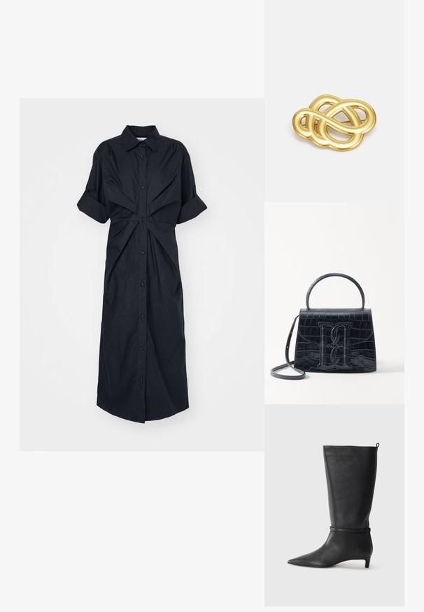 Sort skjortekjole med korte trykkede ærmer, knaplukning foran og snoet stofdetalje i taljen, lavet af letvægtsstof.; Sorte læder knæhøje støvler med spidse tæer, fremhævet af et rundt bånd omkring anklen og en lav, tapered hæl. Glat tekstur.; Sort krokodillede læderhandbag med en struktureret design, top-håndtag, justerbar rem og et fremtrædende frontlogo.; Guldtonet broche med et knyttet design, der har glatte, buede linjer og en indviklet form, der afspejler en poleret overflade.