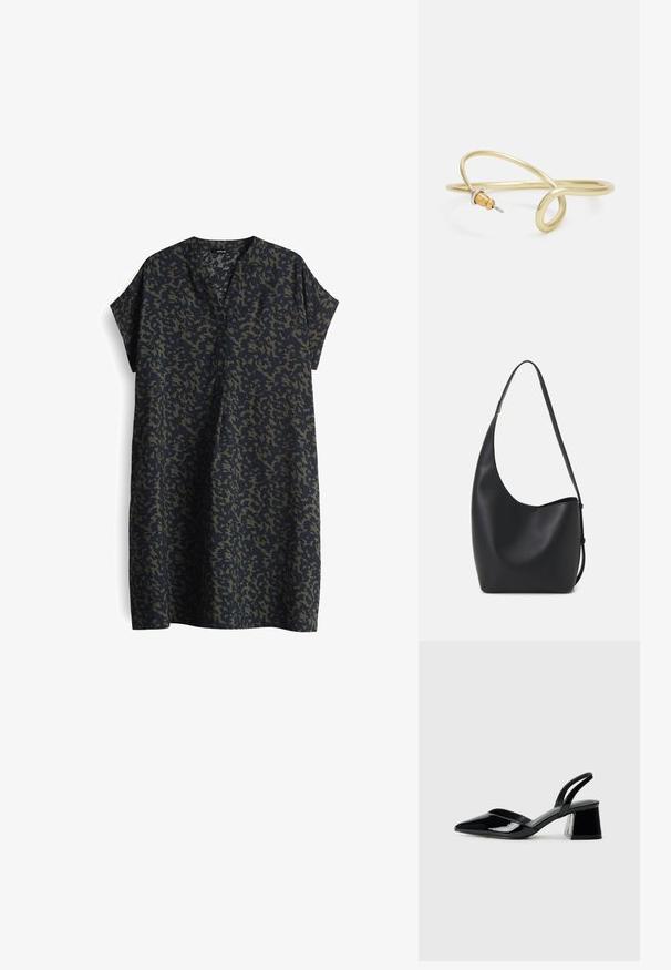 Dunkelblaues Kleid mit lockerer Passform, kurzen Ärmeln und V-Ausschnitt. Besitzt ein Tarnmuster in dunklen und hellen Grüntönen.; Schwarze Lackleder-Slingback-High Heels mit spitzem Schuh und einem geometrischen Blockabsatz. Verfügt über ein schlankes, minimalistisches Design und eine glatte Textur.; Schwarze Leder-Hobo-Tasche mit einer glatten Textur, geschwungener Form und einem einzelnen verstellbaren Tragegurt; verfügt über eine weite Öffnung am oberen Ende.; Goldfarbener Metallarmreif mit fließendem, geschwungenem Design. Er verfügt an einem Ende über einen kleinen, auffälligen, silberfarbenen Akzent.