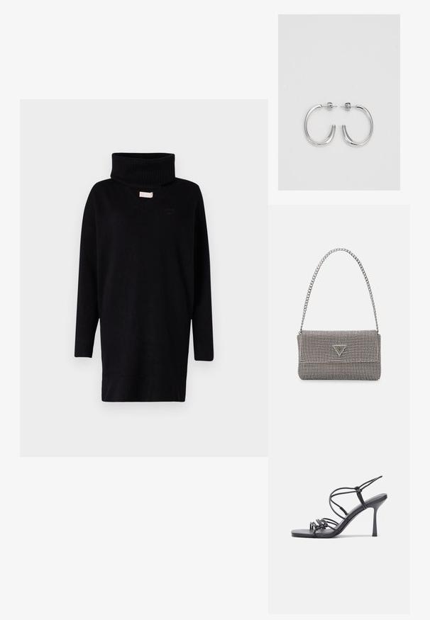 Czarny dzianinowy sweter z wysokim kołnierzem, długimi rękawami i dekoltem w kształcie litery V. Posiada prążkowaną teksturę przy kołnierzu i mankietach.; Czarne sandały na wysokim obcasie mają cienkie paski z węzłowym wzorem, gładki, kwadratowy czubek i smukły obcas w stylu szpilki.; Jasnoszara metaliczna torebka na łańcuszku, ozdobiona małymi okrągłymi metalowymi ćwiekami oraz trójkątnym logo marki.; Srebrne kolczyki na biglu o gładkim, błyszczącym wykończeniu. O zaokrąglonym kształcie, lekkim designie, z zamknięciem na zatrzask.