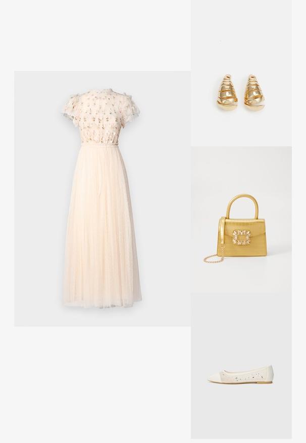 Needle & Thread ROCOCO BODICE ANKLE GOWN - Robe de cocktail - cream; Mocassins à bout pointu en cuir crème avec un dessus transparent ornés de strass dispersés. Semelle douce pour le confort, design minimaliste.; Sac à main en faux crocodile jaune avec un design structuré, une poignée supérieure, une bandoulière en chaîne amovible, et un ornement cristallin décoratif sur le fermoir.; Boucles d'oreilles dorées en forme de cônes allongés avec des détails en spirale. Surface lisse et finition réfléchissante, dotée d'accents incurvés.