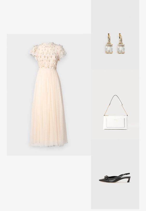 Needle & Thread ROCOCO BODICE ANKLE GOWN - Alkalmi viselet - cream; Fekete bőr szandál kis sarkú, hegyes orral, díszes csattal a felsőrészen. Simább textúra, minimalista design.; Fehér bőr kézitáska, texturált felülettel, arany lánccal és fekete részletekkel. Elülső zsebbel és cipzáros zárással rendelkezik.; Aranyszínű fülbevalók, melyek egy téglalap alakú, tiszta kristállyal díszítették, ami egy sor kis, kerek, tiszta kiegészítő alatt lóg. Letisztult, modern dizájn.