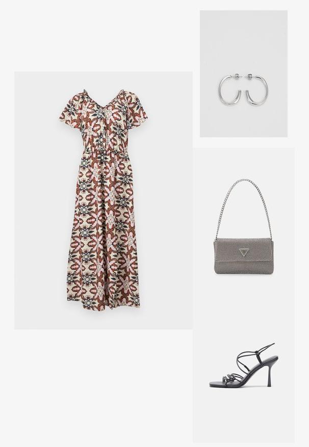 Maksi haljina s kratkim rukavima, s cvjetnim uzorkom u ružičastoj, smeđoj i mornarsko plavoj boji na krem pozadini. Elastičan struk, labav oblik.; Crne sandale na visokoj potpetici imaju tanke trake s čvorastim dizajnom, glatki kvadratni vrh i elegantnu stiletto petu.; Svijetlosivi metalik ruksač s lancem, ukrašen malim okruglim metalnim zakovicama i trokutastim logotipom marke.; Srebro naušnice u obliku prstena s glatkom, sjajnom završnom obradom. Zaobljenog oblika, laganog dizajna, s kopčom na poleđini.