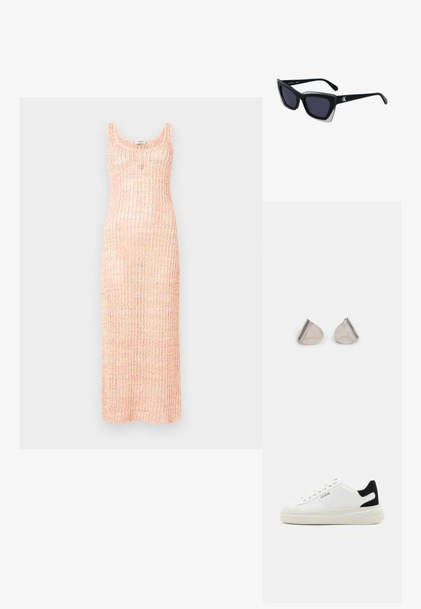 Adīta džersija kleita pasteļrozā krāsā ar daudzkrāsainiem plankumiem. Raksturīga apaļa kakla izgriezne un pieguļošs, grīdas garuma siluets.; Baltas ādas sporta apavi ar biezu balto zoli, melna zamša uzpura un izspiestais logotips sānos. Šņorējuma dizains ar sešiem acu caurumiem.; Melni pārmēru saulesbrilles ar ģeometrisku formu, kas aprīkotas ar tumšiem stikliem un kontrastējošu pelēku akcentu uz rāmja. Logo uz kājas.; Sudraba metāla auskari ar gludu, asarveida formu un pulētu apdari. Smalkas gravējumi pievieno detalizāciju. Minimālisma dizains.