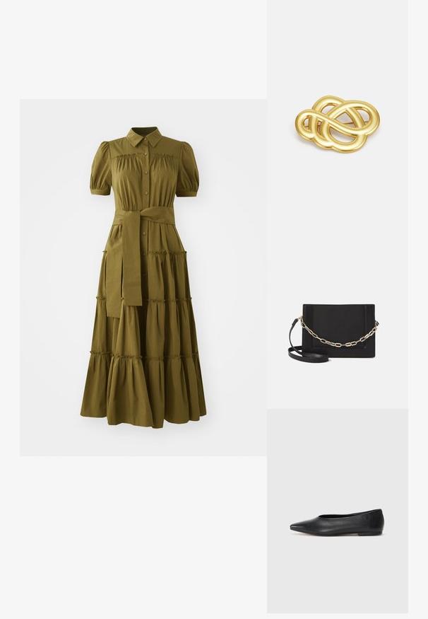 Olivově zelené šaty po kolena s krátkými volánovými rukávy, zapínáním na knoflíky a uvázaným pasem. Mají vrstvové volánky podél sukně.; Černé kožené baleríny, špičatá špička, minimalistický design, hladký povrch, nízký podpatek, žádné viditelné kovové prvky nebo ozdoby.; Černá kožená crossbody taška s hladkým povrchem, obdélníkovým tvarem a kovovým řetízkem na přední straně. Součástí je nastavitelný popruh.; Brož ve zlatém tónu s uzlovým vzorem, hladkými zakřivenými liniemi a složitým tvarem, odrážející lesklý povrch.