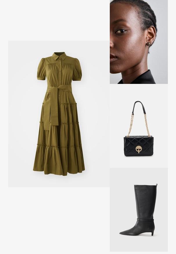 Olivgrön, knälång klänning med korta puffärmar, knäppning framtill och knytning i midjan. Har lager av volanger längs kjolen.; Svart läderknähöga stövlar med spetsig tå, försedda med ett runt rem runt vristen och en låg, avsmalnande klack. Slät textur.; Svart kviltad läderhandväska med ett guld kedjehandtag, försedd med en rund låsdetalj. Kompakt rektangulär form med en slät yta.; Guldblommig studsmycke har en texturerad svart mitt och delikat utsmyckning. Modellen har klart skinn och flätat hår, synligt i profil.