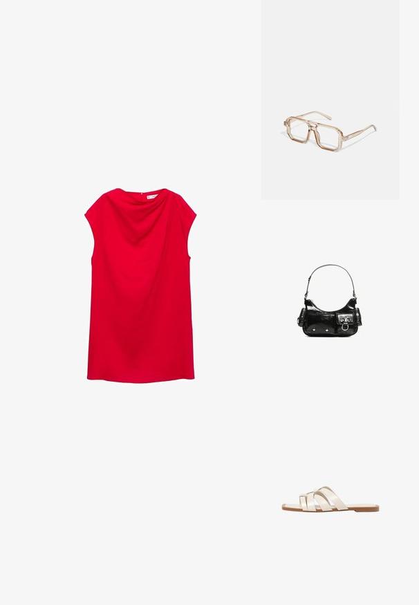 Červené šaty bez rukávov s drapovaným výstrihom a jemnou látkou. Majú rovný strih a zapínanie na zadnej strane bez viditeľných ozdôb.; Ploché sandále s hnedou gumovou podrážkou, navrhnuté s tromi prekrývajúcimi sa bielymi koženými popruhmi a malou mašličkou uprostred.; Priehľadné šesťuholníkové dioptrické okuliare so svetlohnedými odtieňmi; hrubé, čisté rámy a štíhle nožičky; žiadne viditeľné logá ani vzory.; Čierna laková kožená kabelka s ohnutým tvarom, jedným ramenným popruhom, prednými vreckami a striebornými kovovými doplnkami.