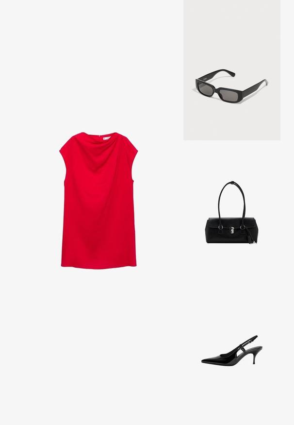 Červené bezramenné šaty s drapovaným výstřihem a měkkou látkou. Vyznačují se rovním střihem a zapínáním na zádech bez viditelných ozdob.; Černé lakované kožené lodičky typu slingback s špičatou špičkou, otevřenými bočními výřezy, štíhlým podpatkem a nastavitelným páskem kolem kotníku.; Černé obdélníkové sluneční brýle s šedými zabarvenými skly, vyrobené z hladkého plastu. Vyznačují se minimalistickým designem s rovnými nohami a jemným brandingem.; Černá kožená kabelka s hladkým povrchem, strukturovaným designem, dvojitými uchy a stříbrným kováním ve středu.