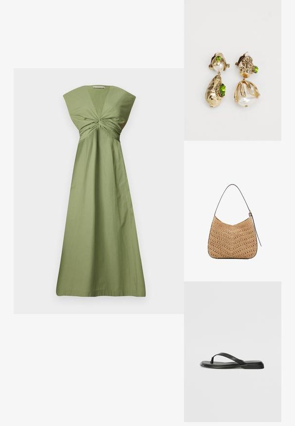 Olijfgroene katoenen jurk met een gedraaide knoopdetail aan de voorkant, brede mouwen en een vloeiende A-lijn silhouet. Gladde textuur. Minimalistisch ontwerp.; Zwarte teenflip-flop van glad leer, met een dunne band en een platte zool met een minimalistisch profiel. Geen opvallende patronen of accenten.; Geweven rieten schoudertas met een gebogen vorm, voorzien van een donkere leren strap en een gemêleerd oppervlak met een chevronpatroon.; Gouden oorbellen met onregelmatige texturen, versierd met groene edelstenen en witte parels, bevestigd met clip-on sluitingen.