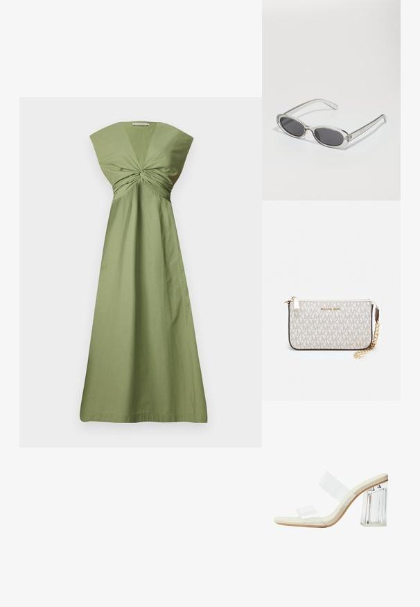 Olivengrünes Baumwollkleid mit einem verdrehten Knotendetail an der Vorderseite, weiten Ärmeln und fließender A-Linie Silhouette. Glatte Textur. Minimalistisches Design.; Klare Absätze Sandalen mit transparenten Riemen, einem beigen Fußbett und einem klobigen klaren Blockabsatz. Elegantes und glattes Design mit einem minimalistischen Ästhetik.; Sonnenbrille mit ovaler Form, klarem Kunststoffrahmen, dunkelgrauen Gläsern und dünnen transparenten Bügeln mit Logo-Akzenten und minimalen Details.; Michael Kors Clutch in beige beschichtetem Canvas mit einem wiederholten MK-Logo-Muster, goldfarbener hardware und einem abnehmbaren Kettenriemen.