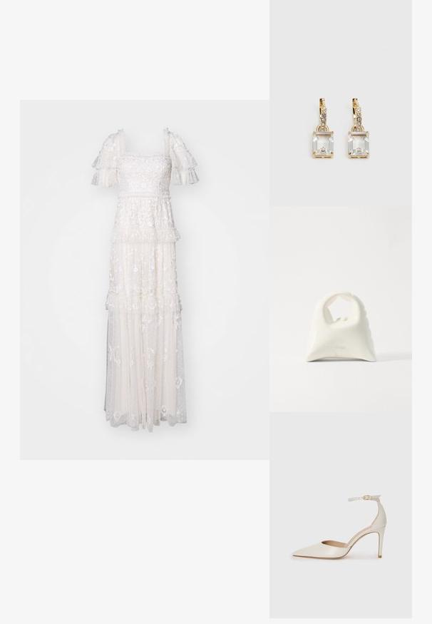 Needle & Thread ARWEN GOWN - Robe de cocktail - cream; Chaussure à talon haut en cuir blanc avec un bout pointu, une bride de cheville et un talon aiguille fin. Texture lisse avec une finition légèrement brillante.; Sac à main blanc avec un design courbé texturé. Dispose d'une poignée proéminente et d'un fond arrondi, avec une finition lisse et un matériel minimal.; Boucles d'oreilles en or lumineux avec un cristal rectangulaire transparent pendent sous une rangée de petits accents ronds transparents. Design élégant et moderne.