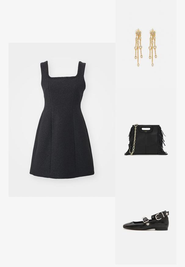 Svart kjole med firkantet utringning og teksturert stoff. Tett stoff øverst som går over til en utsvingt skjørt. Ingen synlige mønstre eller dekorasjoner.; Sorte lakkderflat sko med firkantet tå, ankelstropp med sølvfarge detaljer, og flat såle. Glatt tekstur med minimalistisk design.; Svart læderhåndtaske med frynsedetaljer, guldkæde skulderrem og udskåret håndtag. Har logo placeret på forsiden.; Gullfargede øreringer med flere hengende kjeder, med klare ovale rhinestein aksenter og dekorative stud-topper.