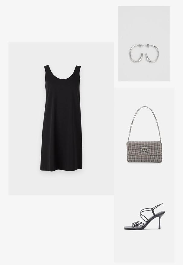 Črna brezkaptna obleka z izrezom v obliki kroga, izdelana iz gladkega materiala, z ravnim krojem in zasnovo do kolen.; Črne visoke sandale na peto imajo tanke naramnice z vozlom, gladek kvadratni toe in eleganten stiletto peto.; Svetlo siva kovinska torbica z verižnim ročajem, okrašena z majhnimi okroglimi kovinskimi bleščicami in trikotnim logotipom blagovne znamke.; Srebrne obročaste uhane z gladko, sijočo površino. Zaobljena oblika, lahka zasnova, z zapiranjem na zatič.