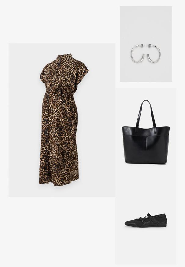 Leopardų rašto nėštumo suknelė iš lengvos medžiagos, su apykakle, trumpomis rankovėmis, surištu liemeniu ir sagčių užsegimu.; Juodos plokščios bateliai su minkštu, tekstūruotu viršumi, turintys dvi reguliuojamas dirželius ir apvalios noselės dizainą, sumontuoti ant plokščios gumos padais.; Juoda odinė rankinė su dviem ilgais diržais, lygiu paviršiumi ir struktūrizuota forma. Yra priekinė kišenė papildomam saugojimui.; Sidabrinės auskarai žiedai su lygiu, blizgiu paviršiumi. Suapvalinta forma, lengvas dizainas, su uždarymu ant smeigtuko.