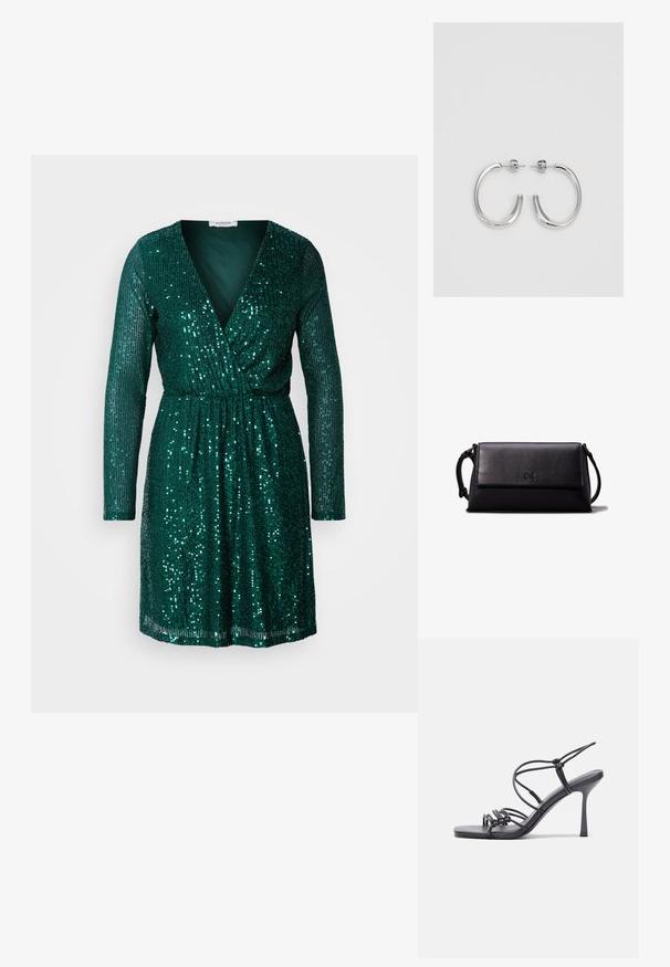 Zelena obleka s sequins z dolgimi rokavi, globokim V-izrezom in elastičnim pasom. Tekstura z bleščečimi sequini, razporejenimi navpično.; Črne visoke sandale na peto imajo tanke naramnice z vozlom, gladek kvadratni toe in eleganten stiletto peto.; Črna usnjena torbica v obliki pravokotnika, gladke teksture, s ploskim pokrovom in majhnim ročajem na strani. Ima diskreten logotip.; Srebrne obročaste uhane z gladko, sijočo površino. Zaobljena oblika, lahka zasnova, z zapiranjem na zatič.