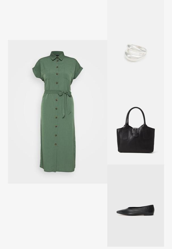 Zaļš krekliņš kleita, kas izgatavota no teksturēta auduma, ar īsām ruļļveida piedurknēm, pogu aizdari, divām krūšu kabatām un atbilstošu jostu.; Melna ādas baleta kurpe, ar norādītu purngalu, minimālisma dizains, gluda tekstūra, zema papēža augstums, bez redzamiem aksesuāriem vai rotājumiem.; Melnas ādas somiņa ar gludu tekstūru, strukturētu formu, divām rokturām un izteiktu sudraba sprādzi priekšpusē.; Sudraba divu joslu gredzens ar gludu, pulētu virsmu. Iezīmējas ar plūstošu, izliekta dizaina struktūru ar pārklājošām sekcijām modernam izskatam.