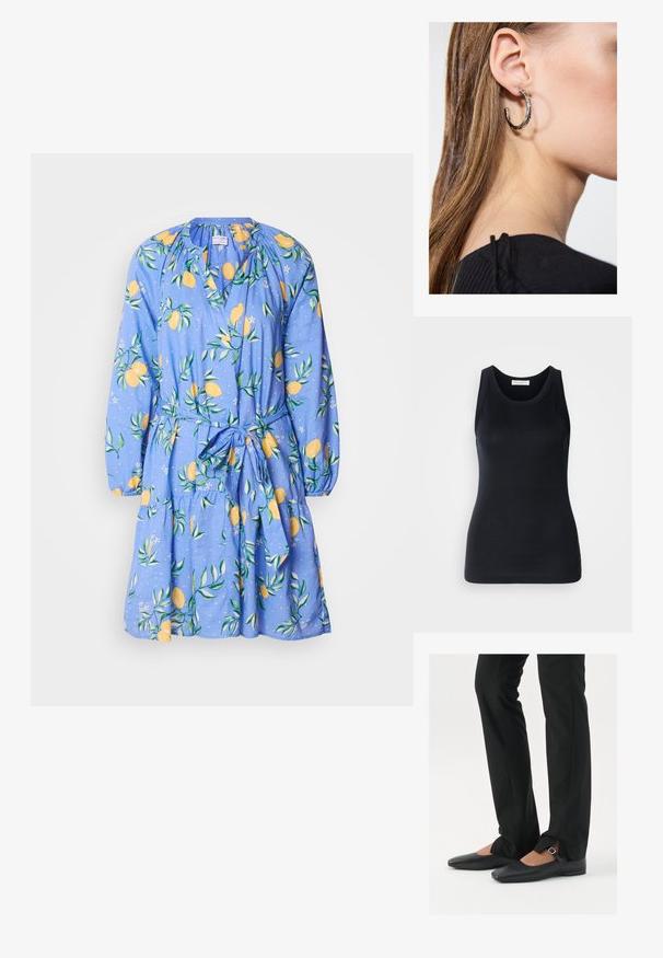 Mėlyna suknelė su citrinos ir lapų raštu, ilgomis rankovėmis, susiraukšlėtu kaklu ir liemens raiščiu. Pagaminta iš lengvos medžiagos su platėjančia sijona.; Juodas tanktopas, pagamintas iš minkštos, elastingos medžiagos. Jame yra apykaklės forma ir plačios petnešos, su prigludusia siluetu ir lygiu paviršiumi.; Juodų odinių balerinų batų su smailiu priekiu, juostele su sidabro sagtimi, derinami su juodomis pritaikytomis kelnėmis, turinčiomis plyšinį hemą.; Sidabrinė lankinė auskarai su poliruotu paviršiumi, turintys mažus auksinius akcentus ir apvalią formą, dėvimi ant ausies kaušelio.