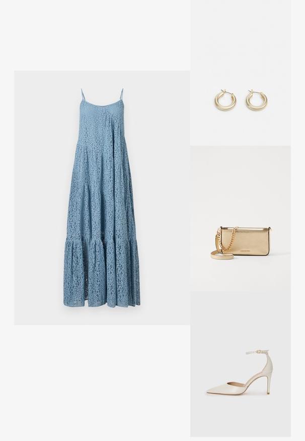 Blå blonde maxi-kjole med justerbare spaghettistropper, A-linjeform, tiered flæsekant, intrikat blomstermønster og gennemsigtig tekstur.; Hvide læder højhælede sko med spids tå, ankelrem og en slank stiletto-hæl. Glat tekstur med subtilt glansfuld finish.; Metallic guldfarvet læder clutch med en tekstureret overflade, der har en guldkæde-rem og en aftagelig skulderrem. Brandlogoet er prægtigt prentet.; Lauren Ralph Lauren BASIC SMALL HOOP - Øreringe - gold-coloured