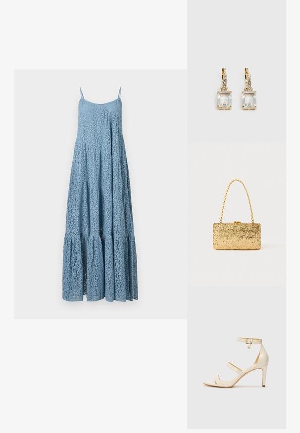 Robe maxi en dentelle bleue avec bretelles spaghetti réglables, forme A-line, ourlet à volants en étages, motif floral complexe, et texture transparente.; Sandales à talons beiges avec une fine bride de cheville et deux brides supérieures. Fini verni brillant et détails en métal doré sur la bride de cheville.; Pochette en sequins dorés de forme rectangulaire, dotée d'une poignée en chaîne torsadée et d'une fermeture à fermoir en métal, réfléchissant la lumière avec une finition texturée.; Boucles d'oreilles en or lumineux avec un cristal rectangulaire transparent pendent sous une rangée de petits accents ronds transparents. Design élégant et moderne.