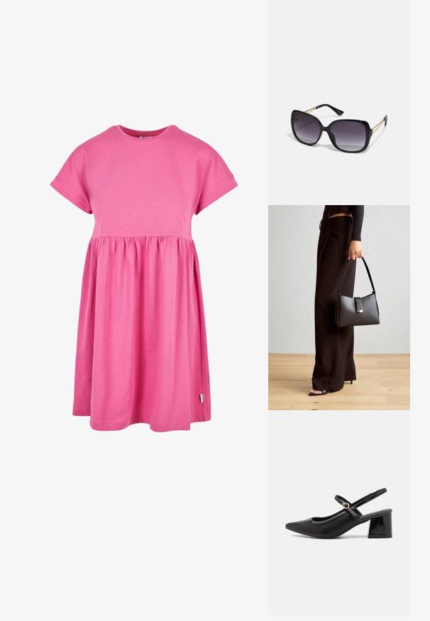 Różowa bawełniana sukienka z krótkimi rękawami, okrągłym dekoltem i marszczonym pasem. Spódnica delikatnie opada, z lekko zaokrąglonym dołem.; Czarne lakierowane czółenka na słupku ze spiczastym noskiem, lekko zaokrąglonym wycięciem i obcasem w kształcie bloku. Posiadają złotą klamrę jako akcent dekoracyjny.; Czarne oversize okulary przeciwsłoneczne z gradientowymi soczewkami, grubymi oprawkami i złotym łańcuszkiem na ramionach.; Czarna torebka o usztywnionym kształcie, gładkiej fakturze i metalowym zapięciem. Połączona z szerokimi czarnymi spodniami i sandałami na otwartym palcu na drewnianej podłodze.