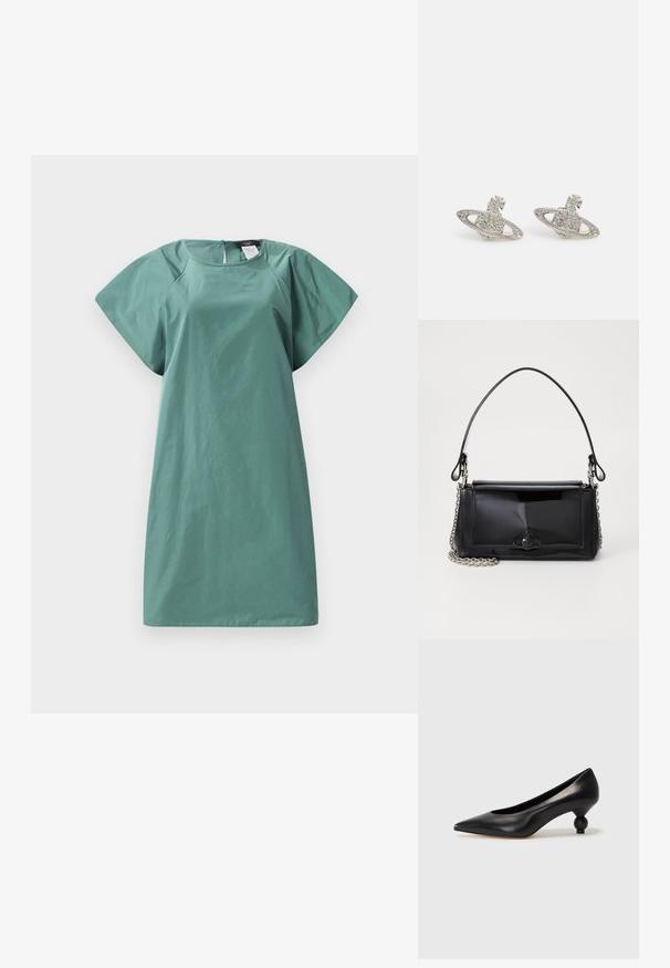 Lyhythihainen mekko hillityssä vihreässä sävyssä, jossa on rento leikkaus, sileä pinta ja takana vetoketju kiinnitystä varten.; Musta nahkakengät korkealla korolla, joissa on terävä kärki ja pyöreä, pallomainen korko. Sileä pinta ja tyylikäs, minimalistinen muotoilu.; Musta lakattu nahkalaukku suorakaiteen muotoisena, ketjuhihnalla ja erottuvalla varustusesineellä keskellä. Siveltimellinen pinta.; Hopeakorvarenkaat, jotka on muotoiltu Saturnukseksi, sisältävät strukturoitua planeettaa renkaineen, koristeltuna pienillä kirkkailla kristalleilla ja nauhamuotoisella nupilla.