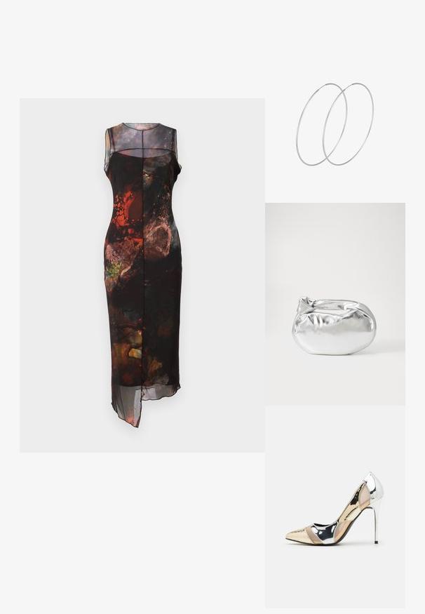 Schwarzes Kleid mit ärmellosem Design, ausgestattet mit mehrfarbigen abstrakten Mustern, einem transparenten Überzug und einem asymmetrischen Saum.; Spitz zulaufender High-Heel-Schuh in einer Farbgestaltung aus Silber, Gold und Nude. Glänzende Oberfläche mit Ausschnittdesign und stiletto Absatz.; Silberne metallic Pouch-Tasche mit einer sanften, abgerundeten Form und einem geknoteten Verschluss oben. Hergestellt aus glattem Kunstleder.; Silberne Creolen mit minimalistischem Design. Rundform, glatte Oberfläche und dünnes Profil. Leichtgewichtig mit hochglänzender Oberfläche.