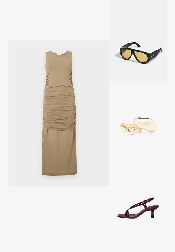 Sukienka maxi bez rękawów z miękkiej, teksturowanej tkaniny w odcieniu brązowym. Posiada marszczenia po bokach, tworząc efekt drapowania.; Burgundowe sandały na wysokim obcasie z kwadratowym noskiem, smukłymi paskami i zapięciem na kostce. Gładka skórzana faktura i smukły, blokowy obcas.; Czarne okulary przeciwsłoneczne z geometrycznym wzorem, żółtymi soczewkami i złotymi akcentami na zausznikach. Gładka tekstura, szeroki kształt, nowoczesny design.; Złote kolczyki o organicznym, fasolowym kształcie i gładkiej, refleksyjnej powierzchni; cechują się minimalistycznym designem bez widocznych elementów mocujących.