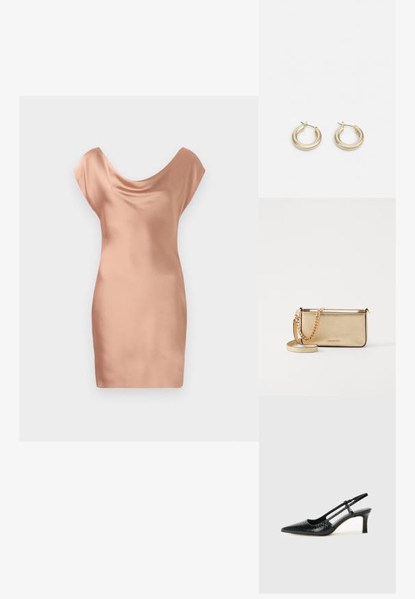 Satino mini suknelė švelnios persikų spalvos, su drapiruota apykakle ir trumpomis rankovėmis. Lygi tekstūra su aptemptu siluetu.; Juodai lakuoti slingback aukštakulniai su smailiu nosiu, su tekstūruotu gyvatės raštu, reguliuojama juosta ir trumpu, tekstūruotu blokiniu kulnu.; Metaliniu auksu padengtas odinis rankinukas su tekstūruotu paviršiumi, kuris turi auksinį grandinėlės dirželį ir nuimamą petį. Įspaustas prekės ženklas.; Lauren Ralph Lauren BASIC SMALL HOOP - Auskarai - gold-coloured