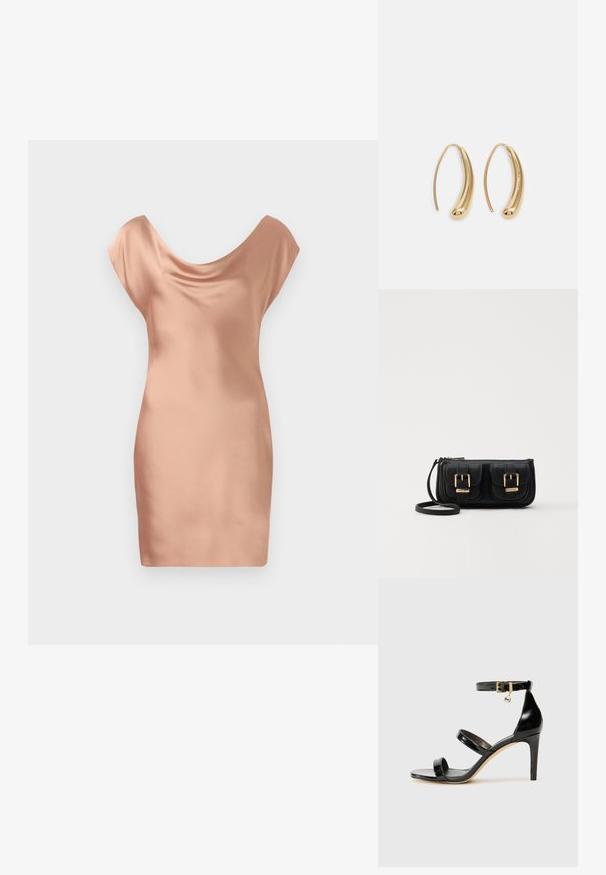 Vestido mini em cetim de pêssego suave, com decote redondo drapeado e mangas curtas. Textura suave com silhueta ajustada.; Sandal de couro envernizado preto com três tiras, fivela no tornozelo e salto agulha de 10 cm. Apresenta detalhes em hardware dourado e um charme com logotipo.; Bolsa de ombro em couro preto com dois bolsos frontais, fivelas douradas, fecho de zíper e uma alça fina. Superfície texturizada e forma retangular compacta.; Brincos em metal dourado com forma de arco alongado e curvado. Apresentam uma superfície lisa e brilhante, com uma ponta arredondada para um detalhe adicional.