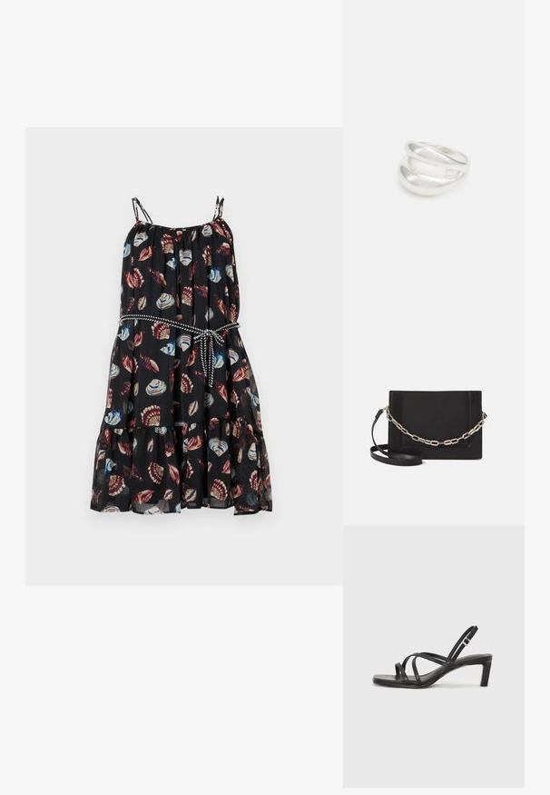 Crna haljina s lepršavim rubom, koja ima šarene uzorke školjaka. Ima podesive naramenice i struk s vezanjem u kontrastnoj boji.; Crne sandale s trakama, kvadratnim prstom i niskom blok petom. Ima više tankih trakica i podesivu trakicu oko gležnja. Izrađene su od glatke kože.; Crna kožna torba preko tijela s glatkom teksturom, pravokutnim oblikom i metalnim lancem na prednjoj strani. Uključena je podesiva naramenica.; Srebrna dvostruka prsten s glatkom, poliranom površinom. Karakterizira ga fluidan, zakrivljen dizajn s preklapajućim sekcijama za moderan izgled.