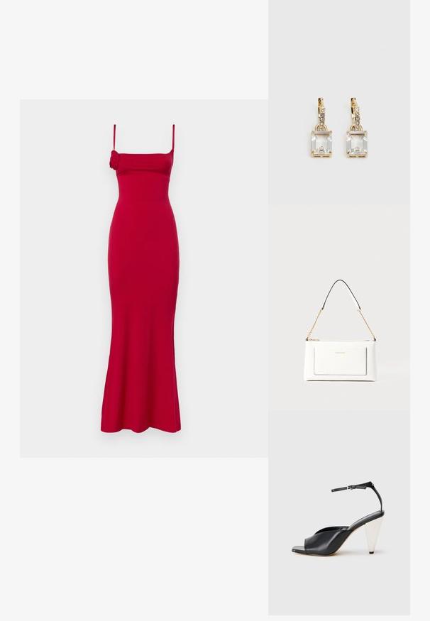 Crvena, priljubljena haljina bez rukava sa kvadratnim dekolteom, lepršavim rubom i božurnim detaljem s strane. Izrađena od glatkog materijala s suptilnim sjajem.; Crne kožne sandale s visokim potpeticama, otvorenim prstima, asimetričnim dizajnom, remenom oko članka i metalnom konusnom potpeticom. Glatka tekstura kroz cijelu cipele.; Bijela kožna torba s teksturiranim završetkom, koja ima zlatni lančić i crne akcentne detalje. Uključuje prednji džep i zatvaranje na patentni zatvarač.; Zlatne naušnice s pravokutnim, prozirnim kristalom koji visi ispod niza malih, okruglih prozirnih akcenata. Elegantni, moderni dizajn.