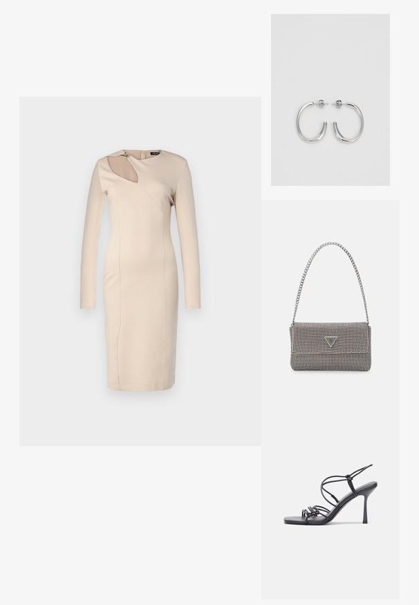 Bež midi haljina s dugim rukavima, koja se ističe jedinstvenim izrezom na lijevom ramenu, asimetričnim izrezom i elegantnim pripijenim dizajnom.; Crne sandale na visokoj potpetici imaju tanke trake s čvorastim dizajnom, glatki kvadratni vrh i elegantnu stiletto petu.; Svijetlosivi metalik ruksač s lancem, ukrašen malim okruglim metalnim zakovicama i trokutastim logotipom marke.; Srebro naušnice u obliku prstena s glatkom, sjajnom završnom obradom. Zaobljenog oblika, laganog dizajna, s kopčom na poleđini.
