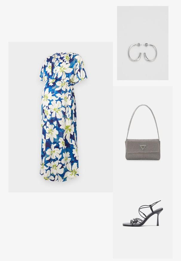 Maxi ruha rövid ujjakkal, fehér alapszínnel és kék-zöld virágmintával. Ráncolt derék kialakítás a laza illeszkedés érdekében.; Fekete magas sarkú szandálok vékony pántokkal, csomózott mintával, sima négyzetes orral és karcsú stiletto sarkal rendelkeznek.; Világosszürke fémes kézitáska lánc pánttal, kis kör alakú fém kifinomult díszítéssel és háromszög alakú márkagéppel.; Ezüst karika fülbevalók sima, fényes felülettel. Lekerekített forma, könnyű kialakítással, tűs zárómechanizmussal.