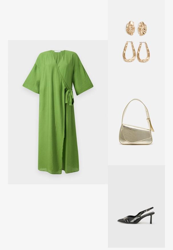 Zelena obleka z zavihanjem iz lahkotnega materiala. Ima široke rokave, pas za vezanje in globok V-izrez. Gladka, rahlo teksturirana površina.; Črne patentne usnjene sandale s koničastim nosom, zankami okoli gležnja s srebrnimi sponkami in opremo ter vitkimi petami.; Zlata metalna torbica z urejenim dizajnom, gladko teksturo in nastavljivim trakom. Ima edinstveno trikotno obliko in minimalistično šivanje.; Zlato obarvani uhani z teksturiranimi, valovitimi oblikami. Vključujejo skulpturalne sponke za ušesa in odprto obliko obročka s kladivastim finišem.